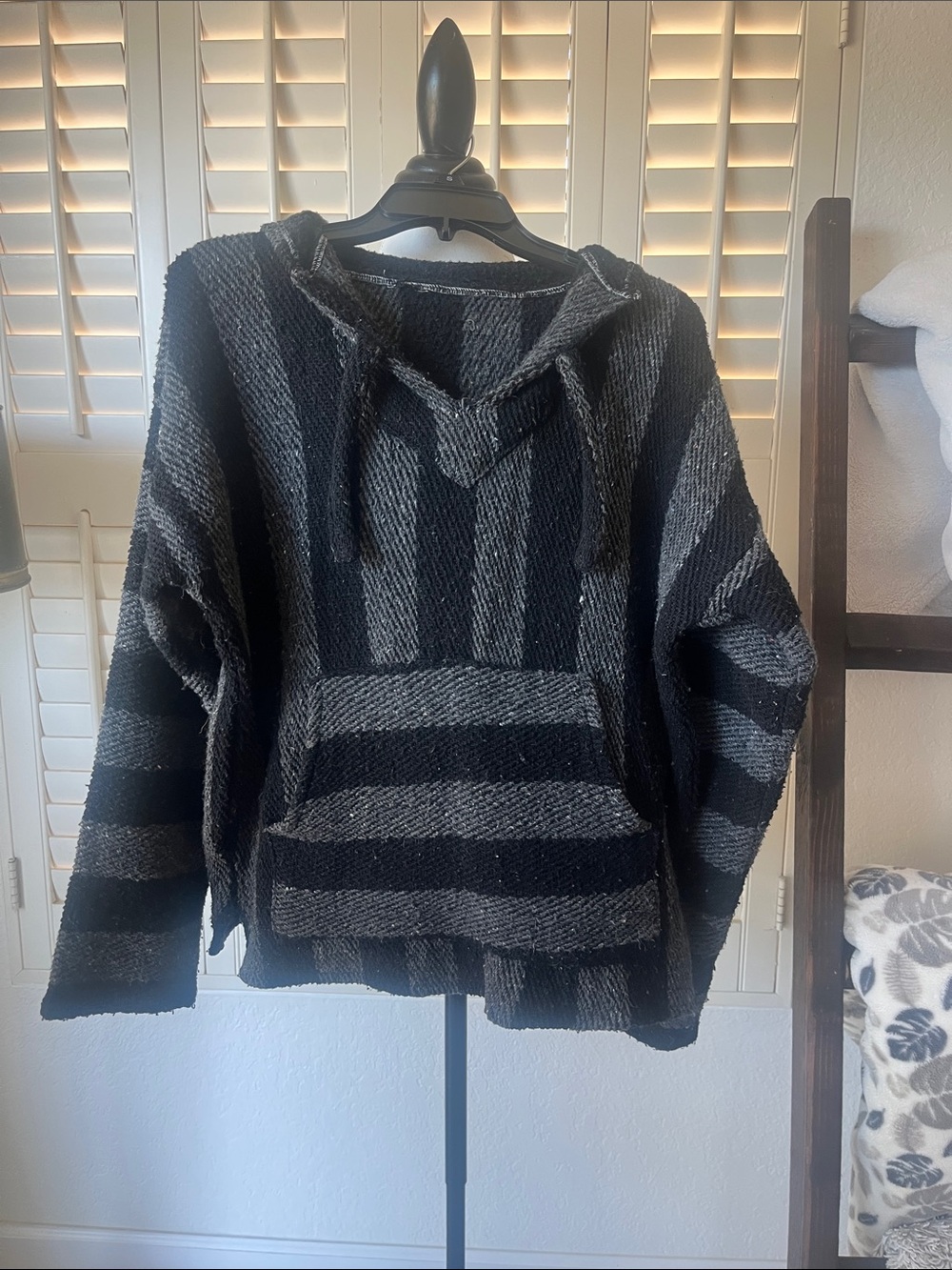 🔥 VINTAGE BLACK & GRAY STRIPED BAJA HOODIE / MEXICAN JERGA SWEATER 🔥